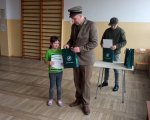 ROZDANIE NAGRÓD ZA UDZIAŁ W KONKURSIE PLASTYCZNYM „PTAKI ZIMĄ”